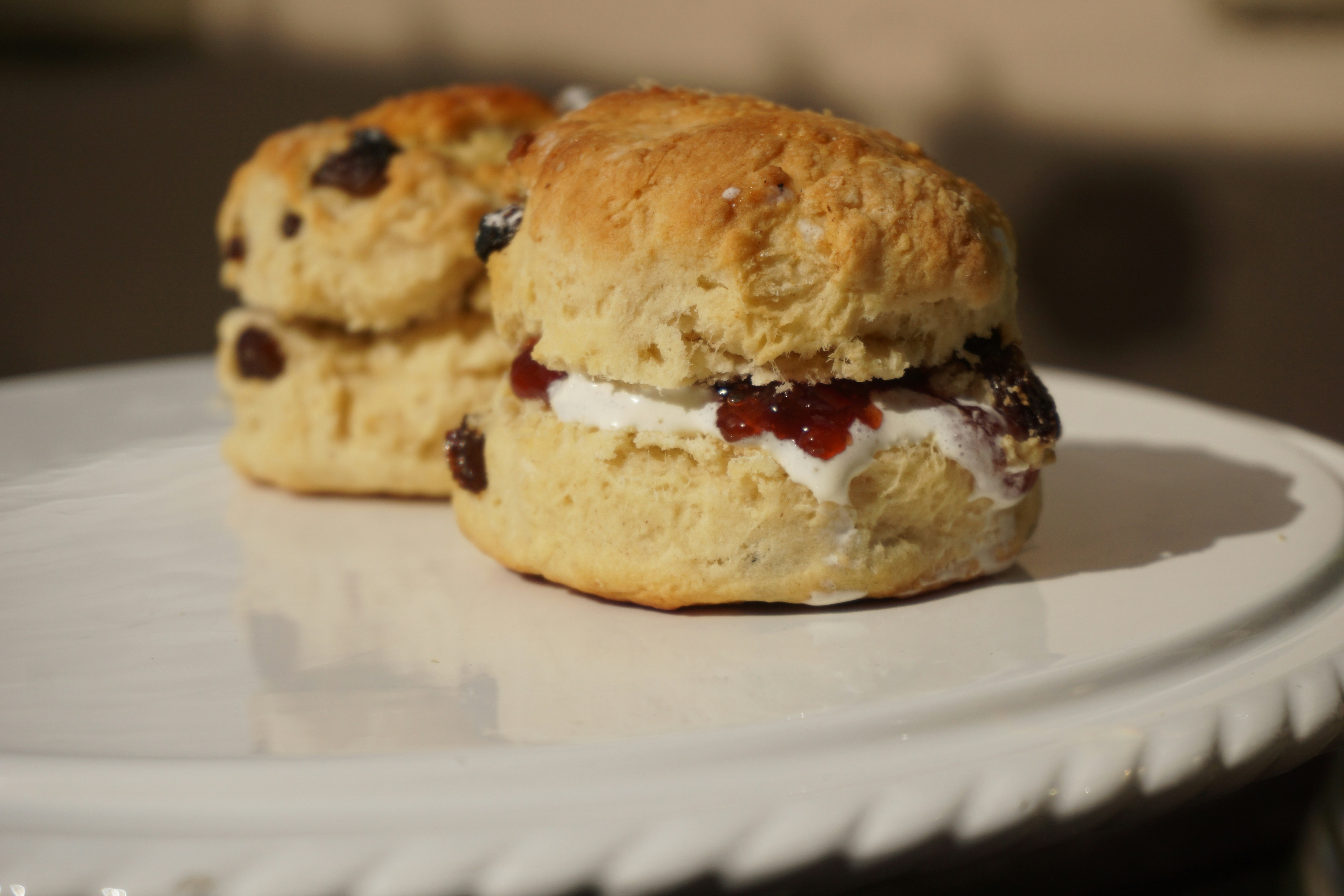 cornish cream tea credit sarah killan unsplash